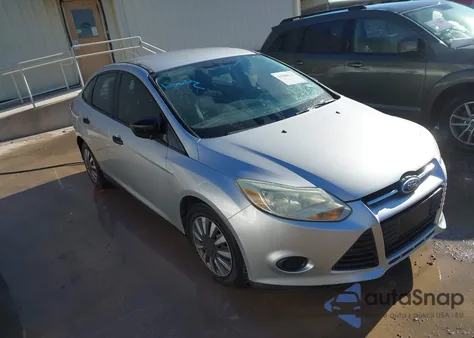 2012 Ford Focus S z USA, uszkodzony, nr VIN 1FAHP3E28CL329533